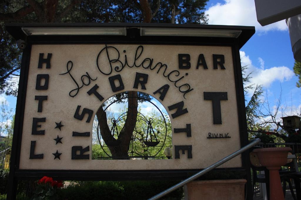 Hotel Ristorante La Bilancia Loreto Aprutino Eksteriør bilde