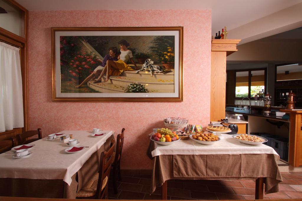 Hotel Ristorante La Bilancia Loreto Aprutino Eksteriør bilde